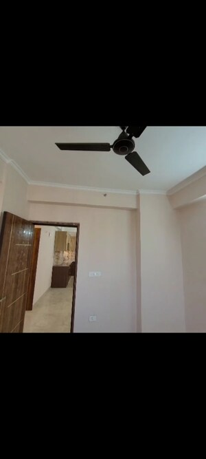 Furnished Amenities in 3 BHK Apartment at Amrapali Golf Homes, Sector 4 Greater Noida – for Rent