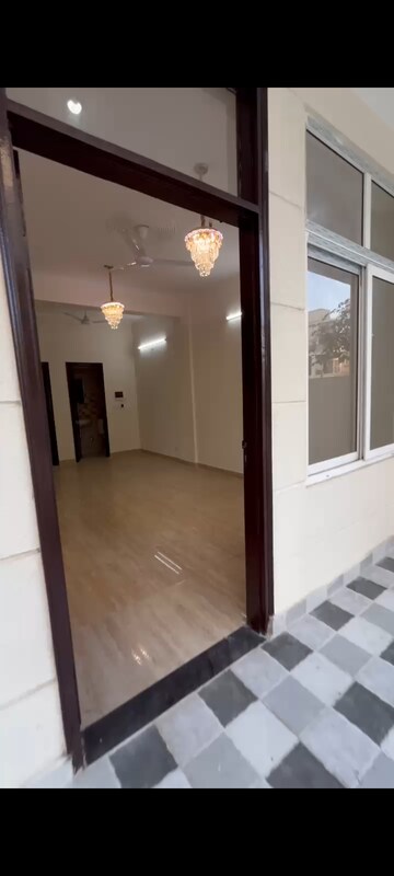 Bathroom in 4 BHK Villa at Amrapali Dream Valley, Tech Zone 4 Greater Noida – for Rent