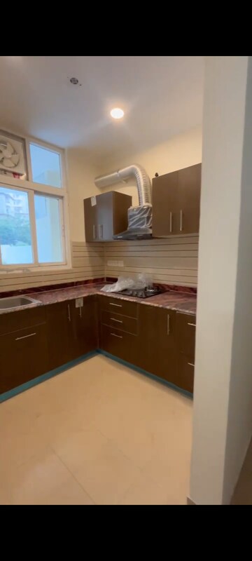 Kitchen in 4 BHK Villa at Amrapali Dream Valley, Tech Zone 4 Greater Noida – for Rent