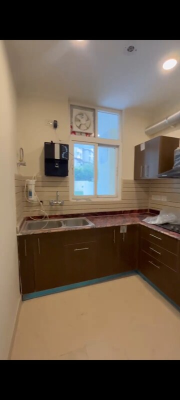 Kitchen in 4 BHK Villa at Amrapali Dream Valley, Tech Zone 4 Greater Noida – for Rent