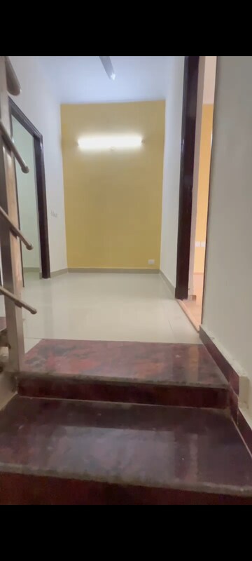 Furnished Amenities in 4 BHK Villa at Amrapali Dream Valley, Tech Zone 4 Greater Noida – for Rent