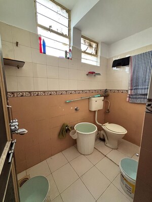 Team Area in 1 BHK Apartment at Pratik Nagar – for Rent