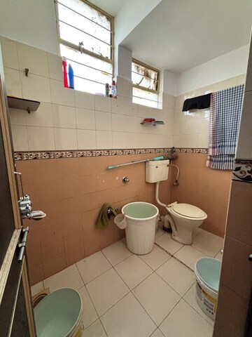 Team Area in 1 BHK Apartment at Pratik Nagar – for Rent