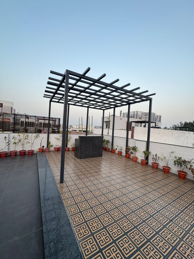 Terrace, east of kailash 4 Bedroom 2700 Sq.Ft. Builder Floor In East Of Kailash Delhi 9564095