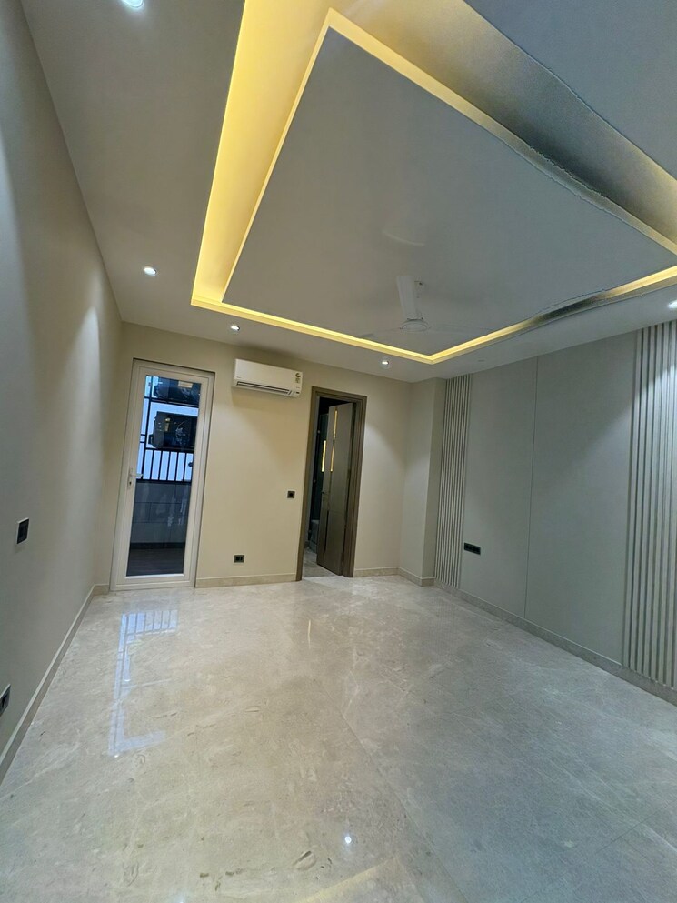 Bedroom, east of kailash 4 Bedroom 2700 Sq.Ft. Builder Floor In East Of Kailash Delhi 9564095