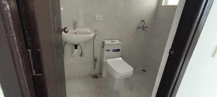 Bathroom, ansal-royal-heritage 4 Bedroom 1815 Sq.Ft. Apartment In Sector 70 Faridabad 9564108