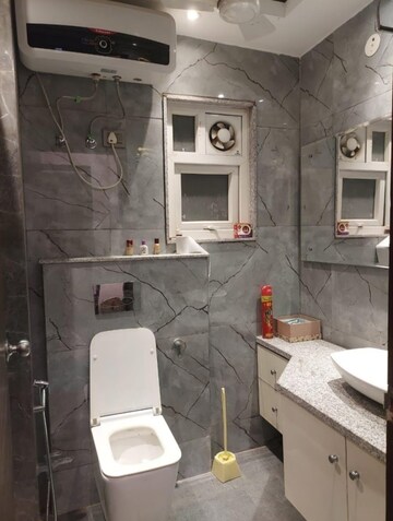 Master Bedroom in 3 BHK Builder Floor at Greater Kailash ii – for Rent