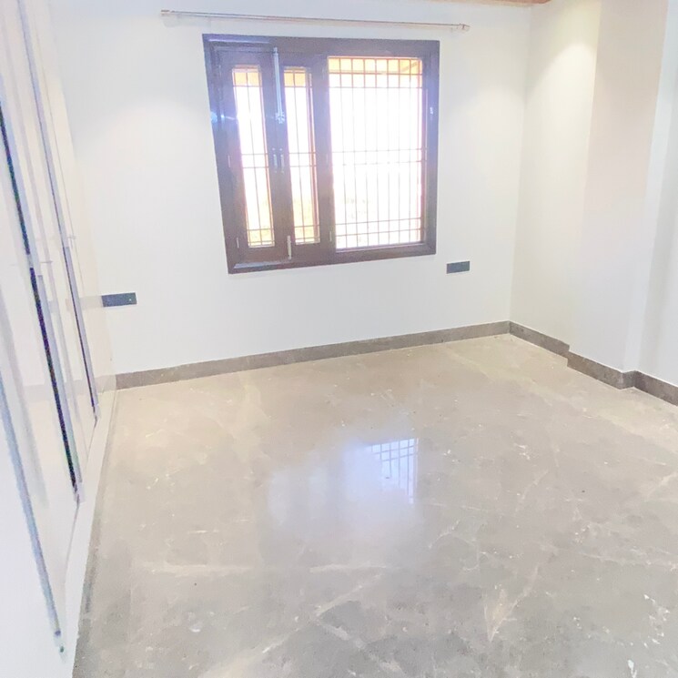 Room, rohini sector 11 4 Bedroom 144 Sq.Mt. Builder Floor In Rohini Sector 11 Delhi 9564153