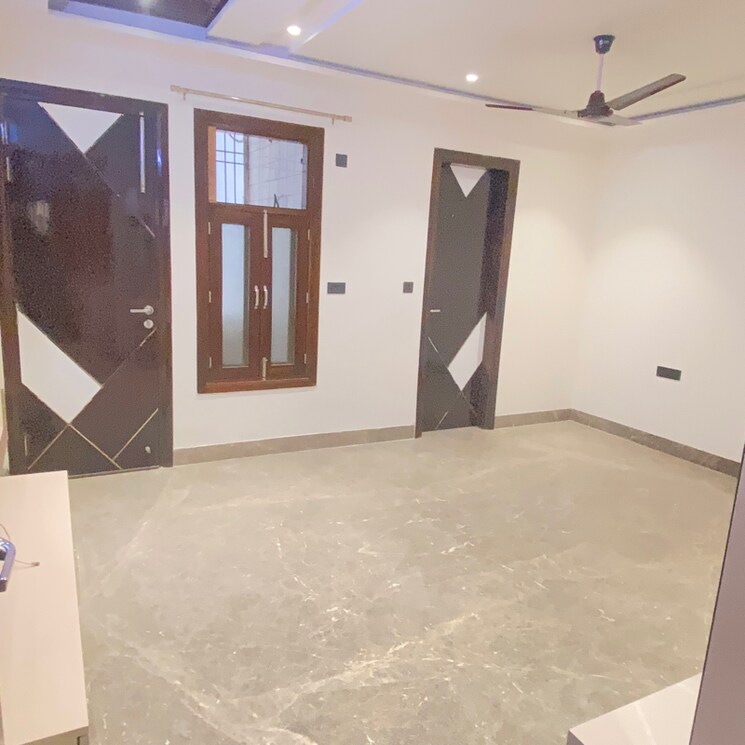 Room, rohini sector 11 4 Bedroom 144 Sq.Mt. Builder Floor In Rohini Sector 11 Delhi 9564153