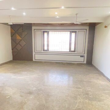 4 BHK Builder Floor For Rent in Rohini Sector 11