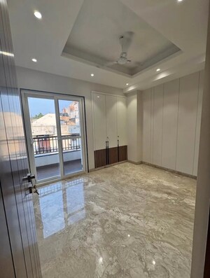 Master Bedroom in 3 BHK Builder Floor at Chittaranjan Park – for Rent