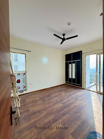 Room in 3 BHK Apartment at Sikka Kimaantra Greens, Sector 79 – for Rent