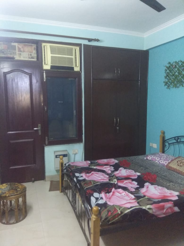 3 BHK + Servant Room Apartment For Rent in Rajendra Nagar Sector 3