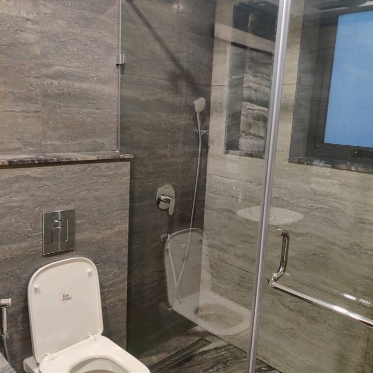 Attached Bathroom, chittaranjan park 3 Bedroom 2300 Sq.Ft. Builder Floor In Chittaranjan Park Delhi 9564205