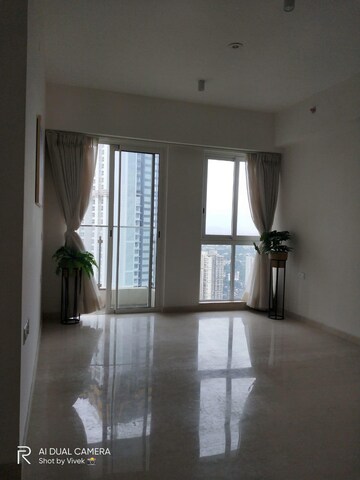 Room in 4 BHK Apartment at Lower Parel – for Sale