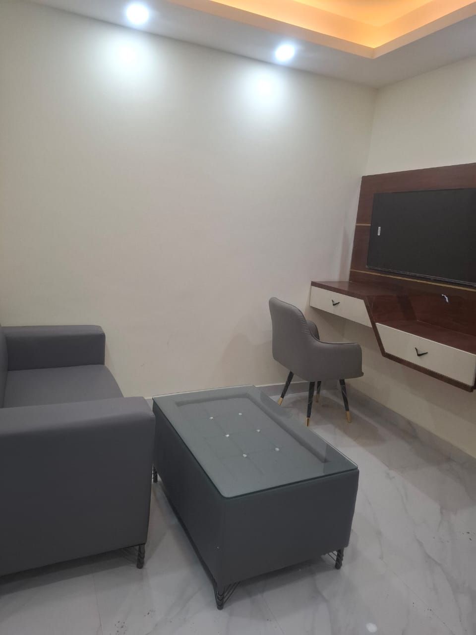 1 Rk+ Study Room Builder Floor For Rent in Ansal Sushant Floors