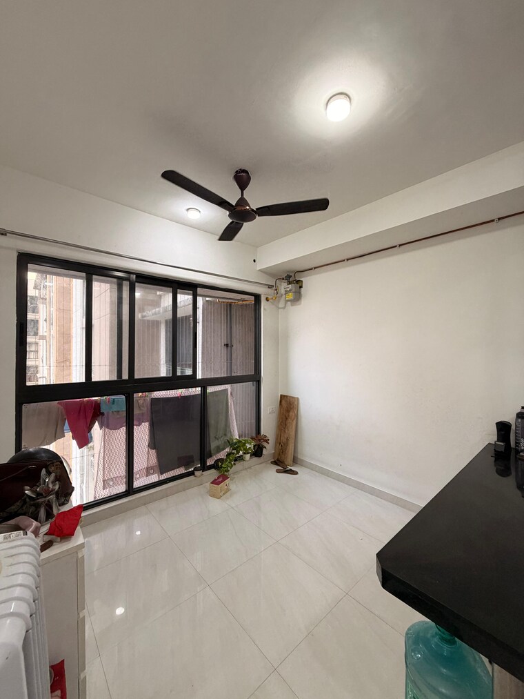 Room, lodha-crown-quality-homes 1 Bedroom 317 Sq.Ft. Apartment In Majiwada Thane 9564240