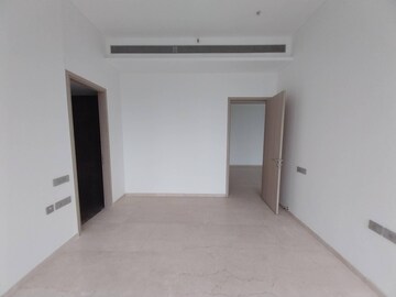 Room in 4 BHK Apartment at Rustomjee Crown, Prabhadevi – for Sale