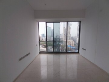 Room in 4 BHK Apartment at Rustomjee Crown, Prabhadevi – for Sale