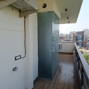 Building Lobby in 2 BHK Builder Floor at Sushant Lok 3, Sector 57 – for Rent