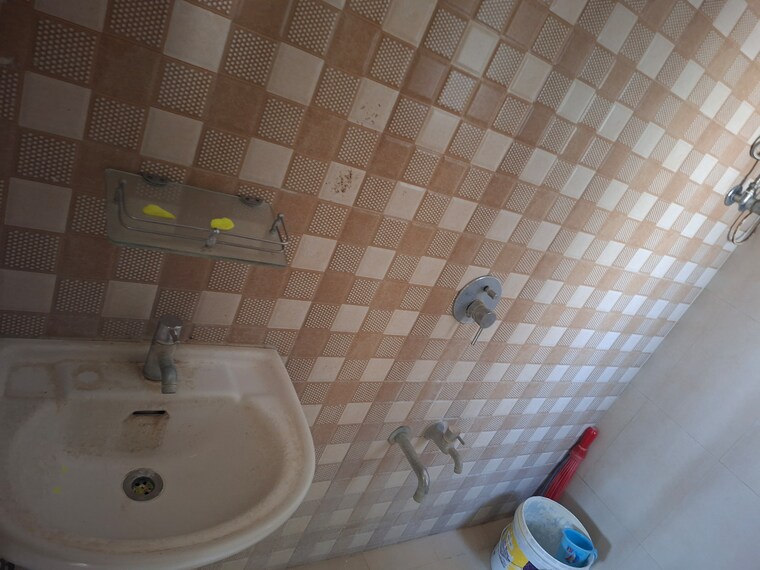 Bathroom, raunak-heights 1 Bedroom 410 Sq.Ft. Apartment In Ghodbunder Road Thane 9564275