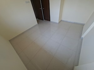 Room in 1 BHK Apartment at Raunak Heights, Ghodbunder Road – for Rent