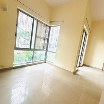 Room in 3 BHK Apartment at Pioneer Park Phase 1, Sector 61 – for Rent