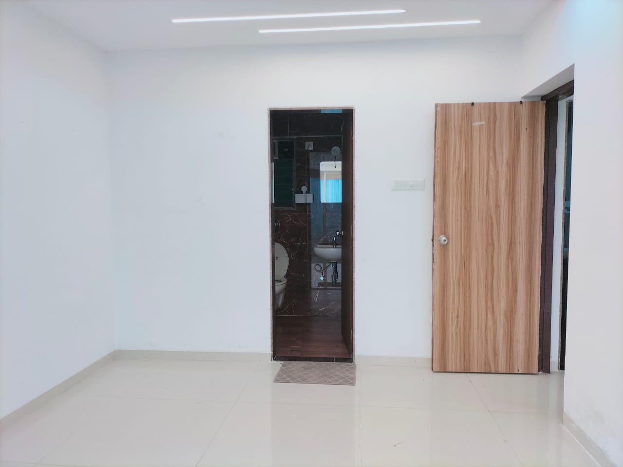 1 BHK + Extra Room Apartment For Rent in Je And Vee Om Trimurti