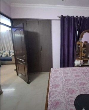 Bedroom in 3 BHK Apartment at Hazratganj – for Rent
