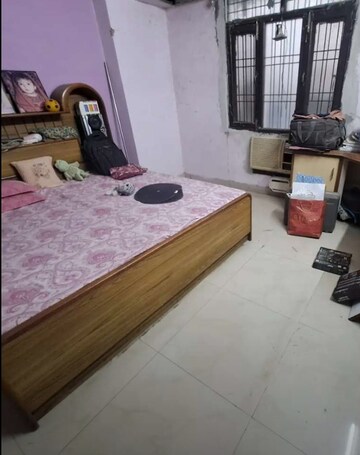 Living Room in 3 BHK Apartment at Hazratganj – for Rent