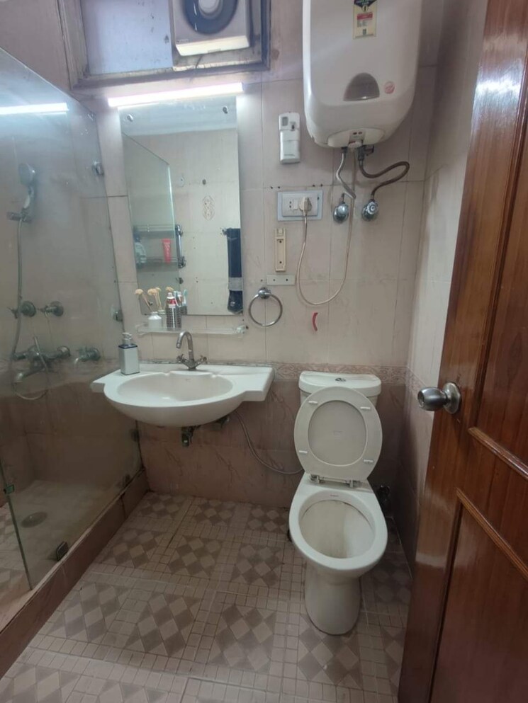 Bathroom, rajapushpa-provincia 3 Bedroom 1715 Sq.Ft. Apartment In Narsingi Hyderabad 9564286