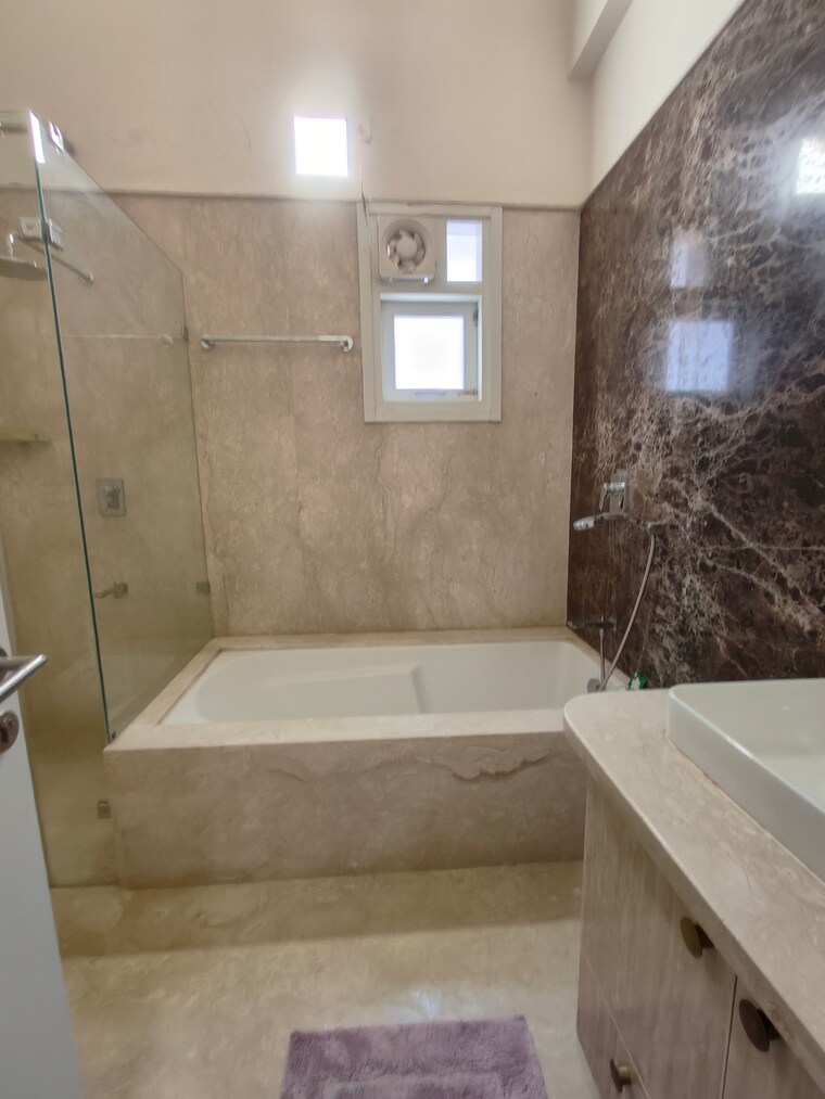 Bathroom, prestige-lakeside-habitat 4 Bedroom 4033 Sq.Ft. Villa In Varthur Bangalore 9564283