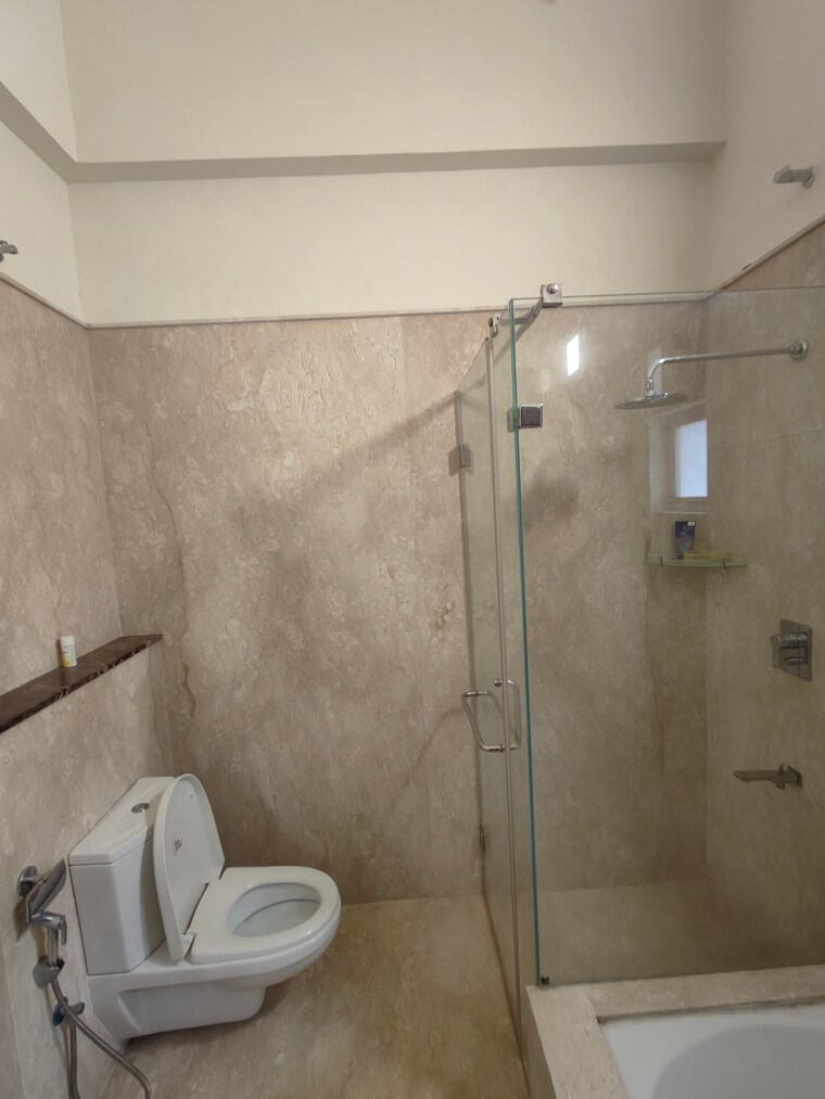 Bathroom, prestige-lakeside-habitat 4 Bedroom 4033 Sq.Ft. Villa In Varthur Bangalore 9564283