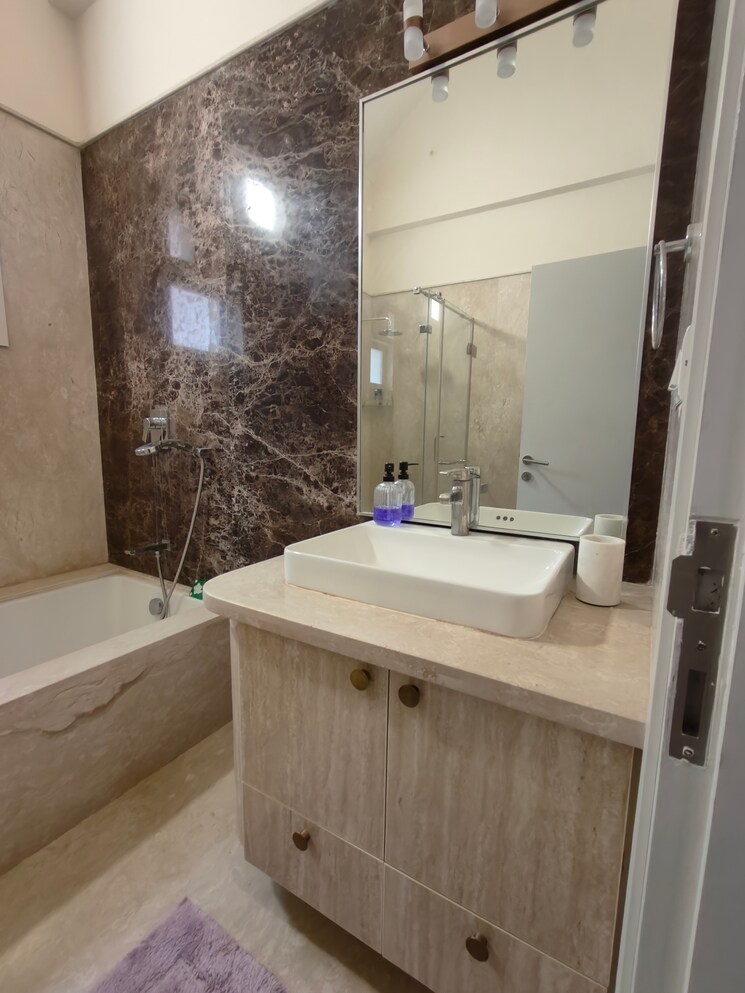 Bathroom, prestige-lakeside-habitat 4 Bedroom 4033 Sq.Ft. Villa In Varthur Bangalore 9564283