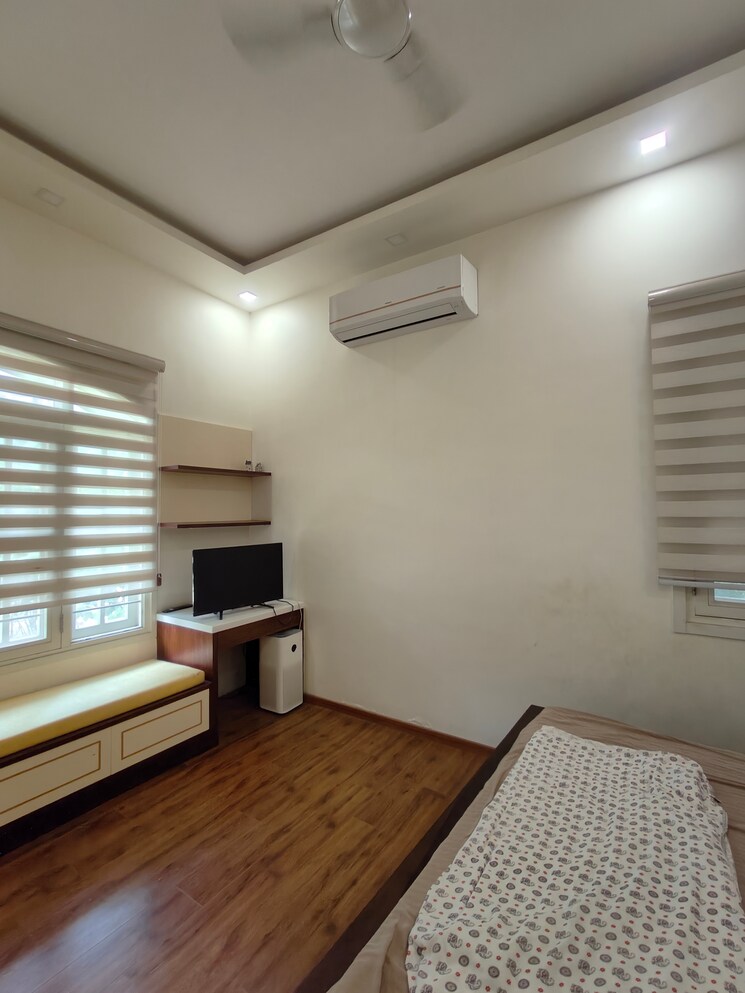 Bedroom, prestige-lakeside-habitat 4 Bedroom 4033 Sq.Ft. Villa In Varthur Bangalore 9564283