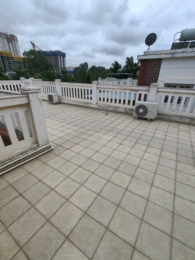 Exterior View, prestige-lakeside-habitat 4 Bedroom 4033 Sq.Ft. Villa In Varthur Bangalore 9564283