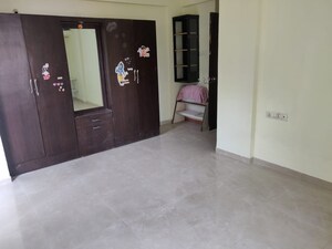 Room in 2 BHK Apartment at Kamal Villa, Katraj – for Rent