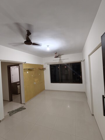 Room in 2 BHK Apartment at Kanakia Sanskruti, Kandivali East – for Rent