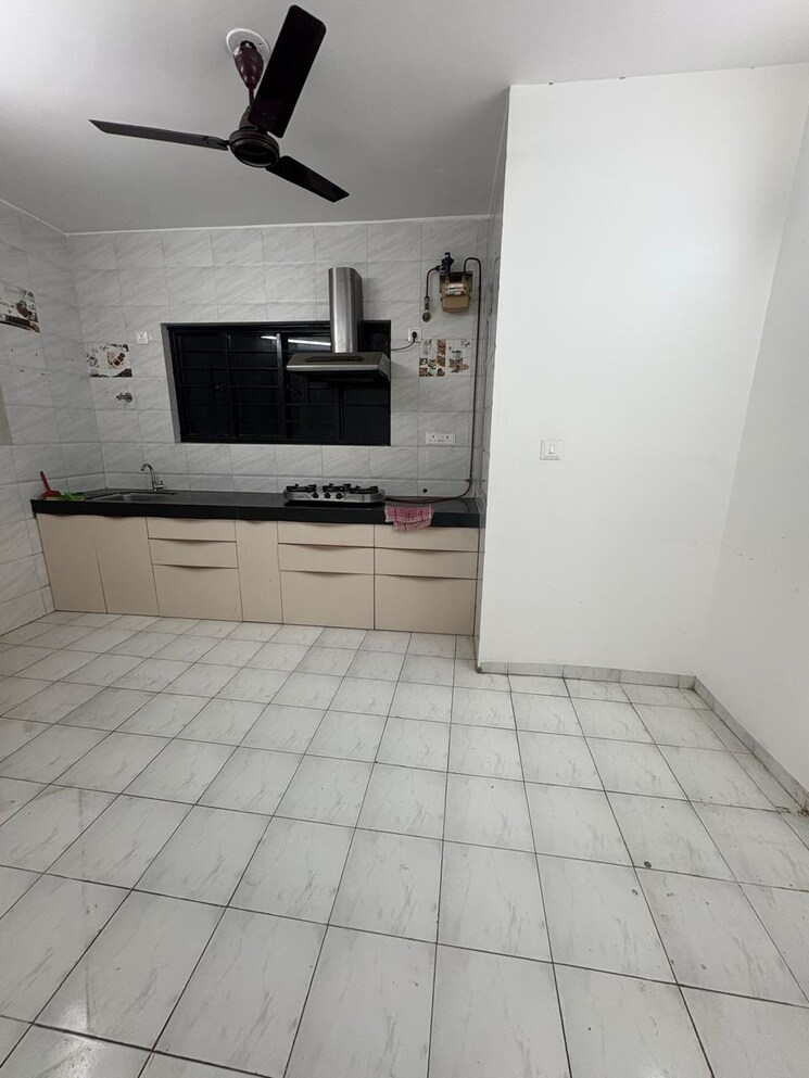 Bathroom, sneha-sankul 3 Bedroom 1500 Sq.Ft. Apartment In Kothrud Pune 9564325