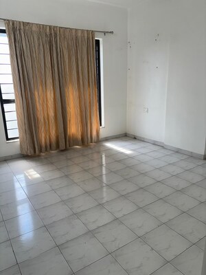 Room in 3 BHK Apartment at Sneha Sankul, Kothrud – for Rent
