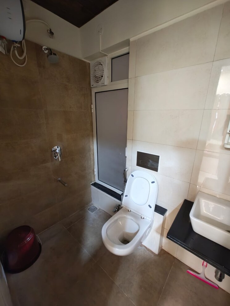 Bathroom, omkar-signet 2 Bedroom 503 Sq.Ft. Apartment In Malad East Mumbai 9564351