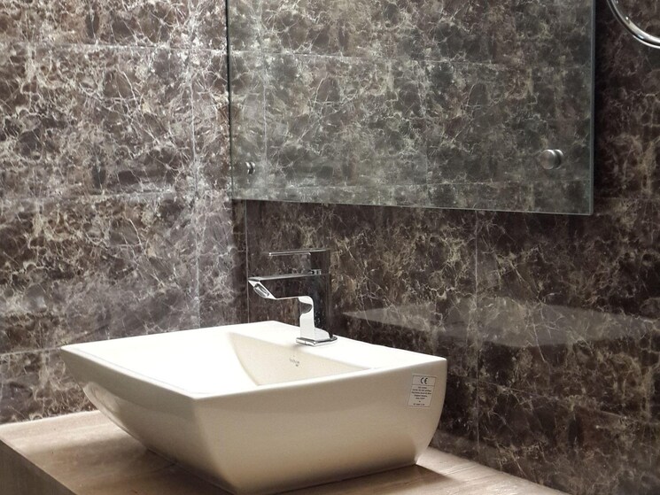 Bathroom, defence colony 5 Bedroom 5500 Sq.Ft. Independent House In Defence Colony Delhi 9564356