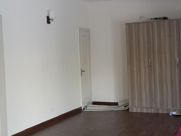 Room, defence colony 5 Bedroom 5500 Sq.Ft. Independent House In Defence Colony Delhi 9564356