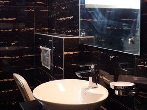 Gym in 5 BHK Independent House at Defence Colony – for Rent