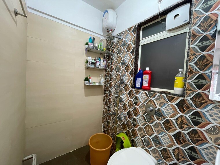 Master Bedroom, shree-riddhi-siddhi-sumukh-hills 1 Bedroom 654 Sq.Ft. Apartment In Kandivali East Mumbai 9564366