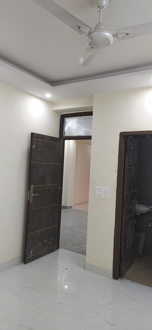 Room in 2 BHK Builder Floor at Khirki Extension – for Rent