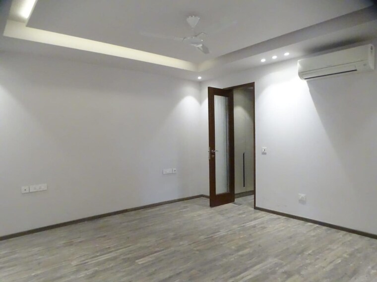 Room, defence colony 3 Bedroom 2925 Sq.Ft. Builder Floor In Defence Colony Delhi 9564365