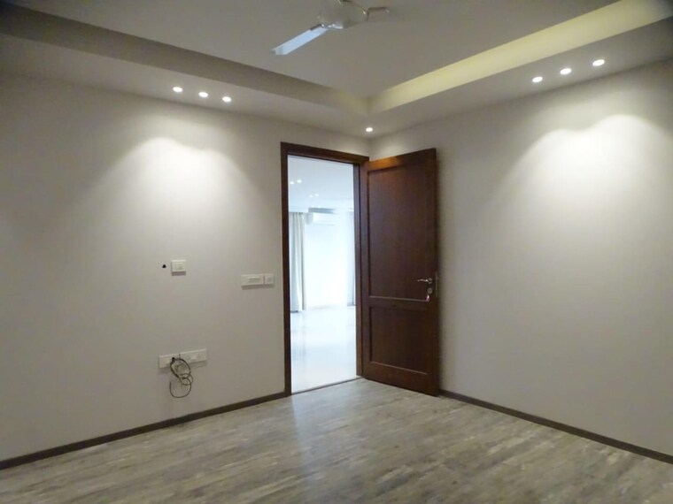 Room, defence colony 3 Bedroom 2925 Sq.Ft. Builder Floor In Defence Colony Delhi 9564365