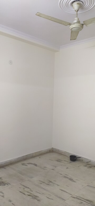 Room in 1 BHK Builder Floor at Khirki Extension – for Rent