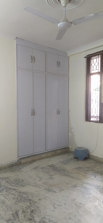 1 BHK Builder Floor For Rent in Khirki Extension